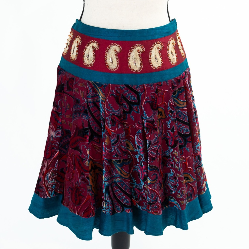 Silk blend flowy skirt embellished skirt sequin & beads Vintage Collection M